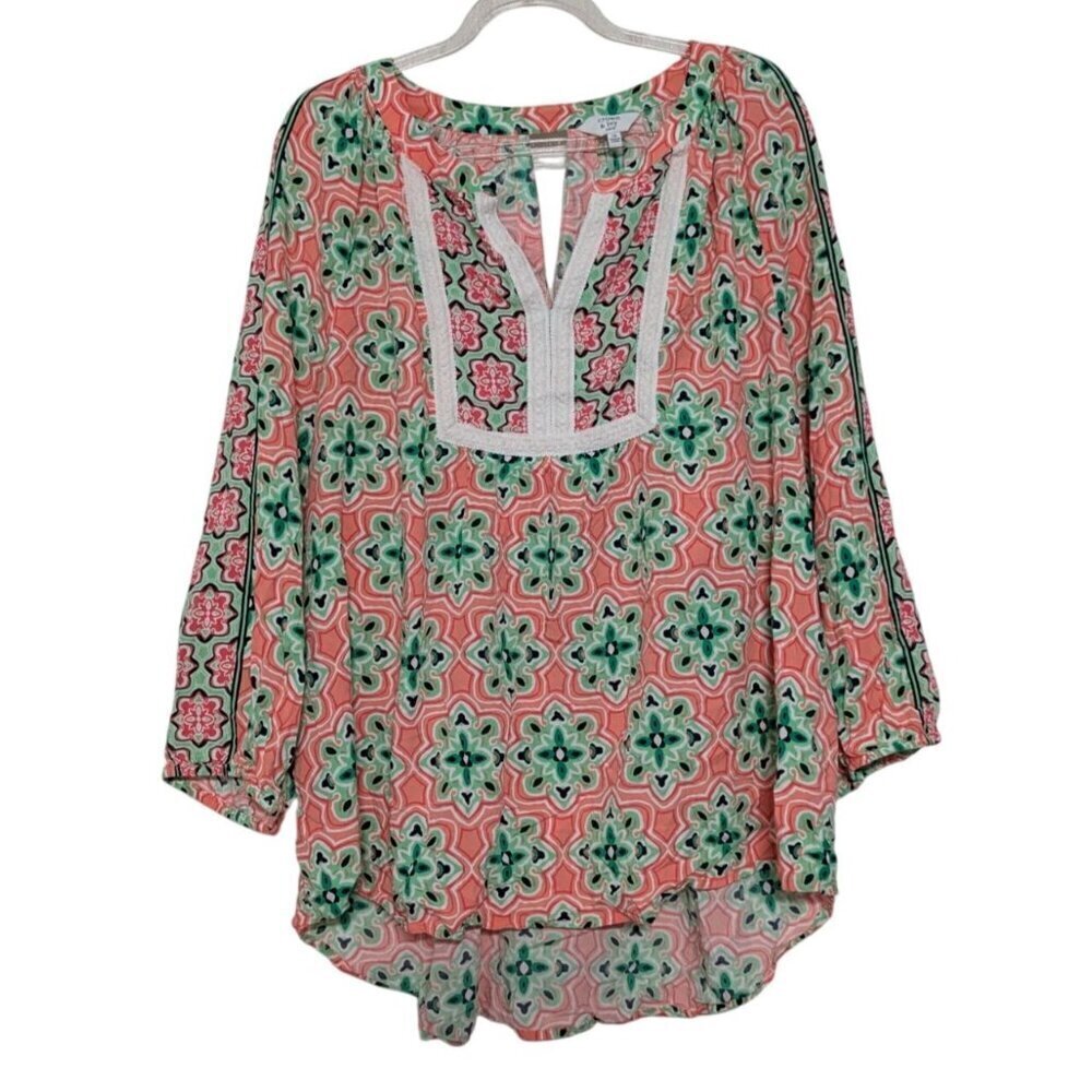 Crown & Ivy Curvy Floral Shirt Womens Size 1X Pink Green Crochet Preppy Rayon